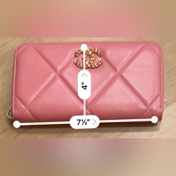 CHANEL 19 Pink Quilted Zip Around Wallet with Gold Logo- authentic! Like new! - Picture 6 of 11
